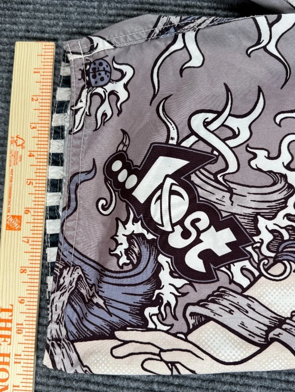 Lost Enterprises Psycho Ward Chris Ward Boardshorts Mens 32 Gray Dragon Skull